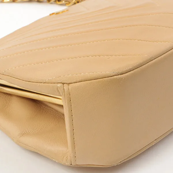 Chanel Around 1990 Made Chevron Cc Mark Plate Metal Clasp Chain Bag Beige