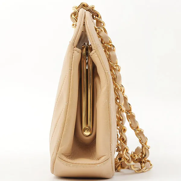 Chanel Around 1990 Made Chevron Cc Mark Plate Metal Clasp Chain Bag Beige