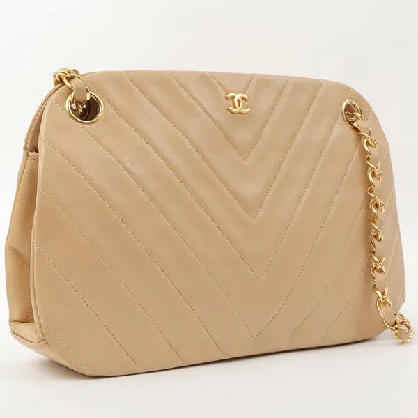Chanel Around 1990 Made Chevron Cc Mark Plate Metal Clasp Chain Bag Beige