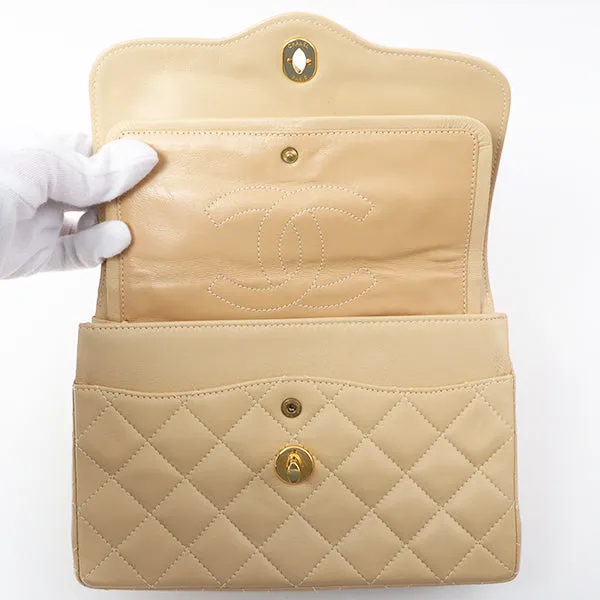 Chanel Around 1997 Made Paris Limited Design Flap Turn-Lock Chain Bag Beige