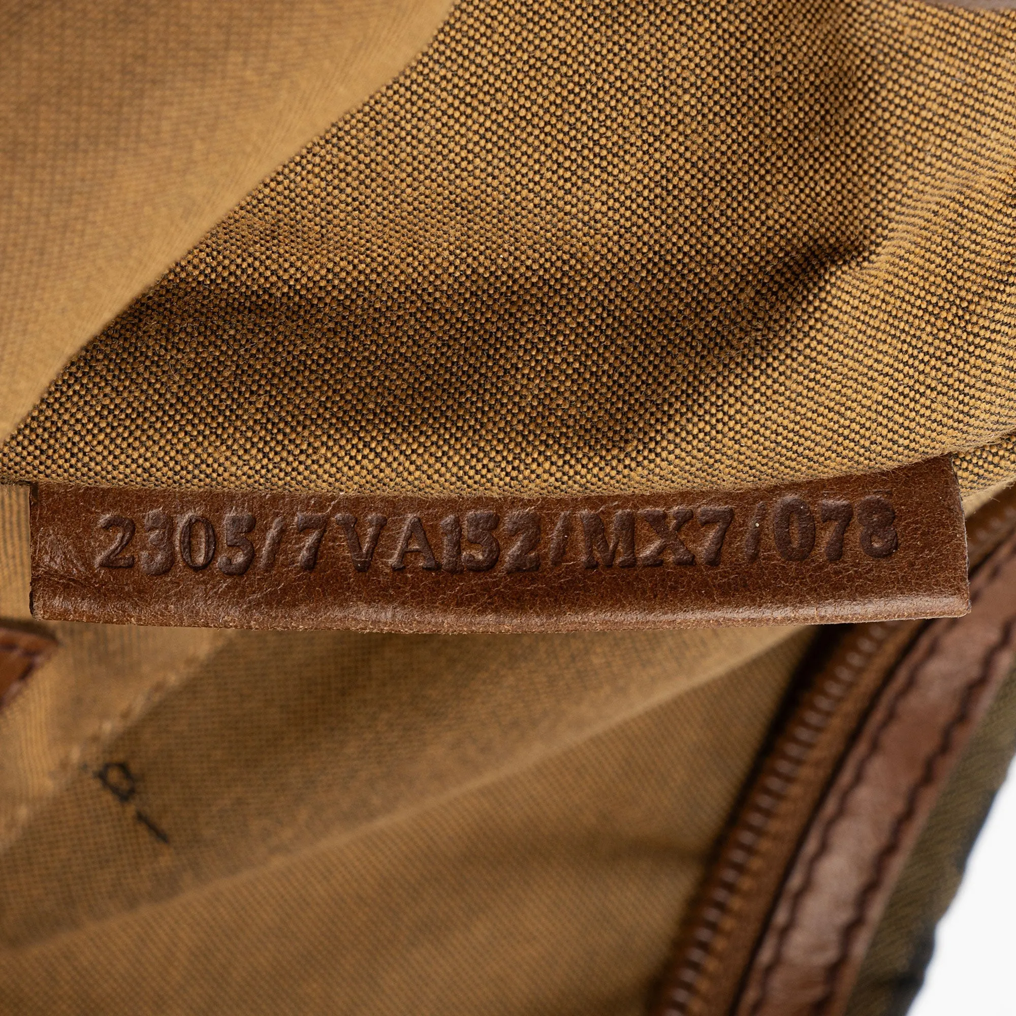 Fendi Zucca Canvas Zip Messenger (SHF-atYduB)