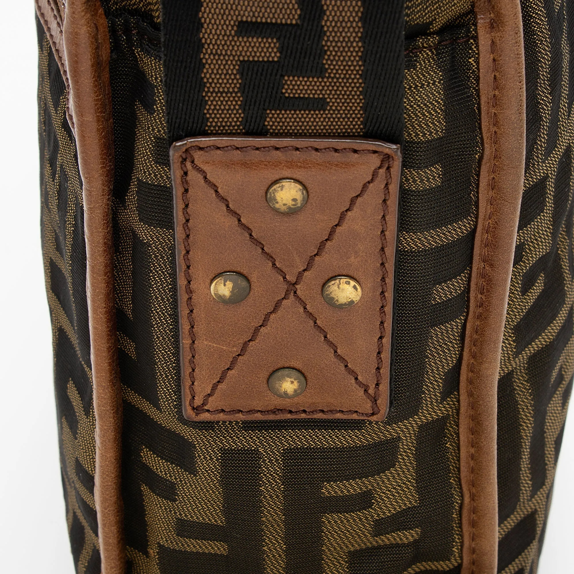 Fendi Zucca Canvas Zip Messenger (SHF-atYduB)
