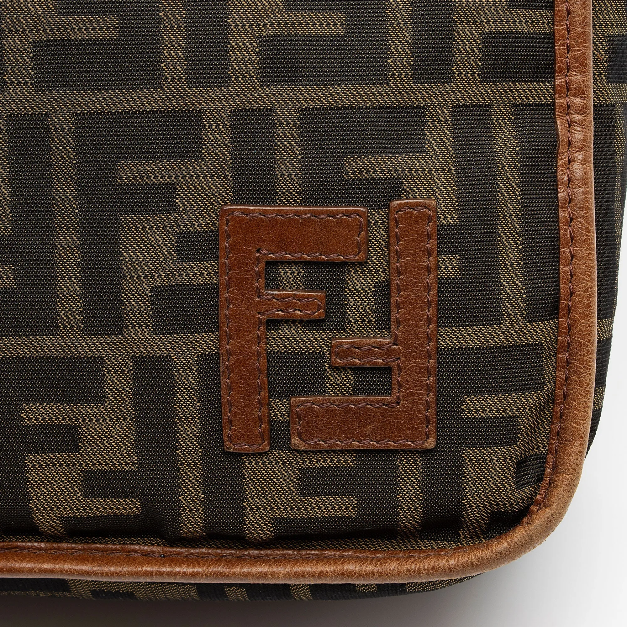 Fendi Zucca Canvas Zip Messenger (SHF-atYduB)