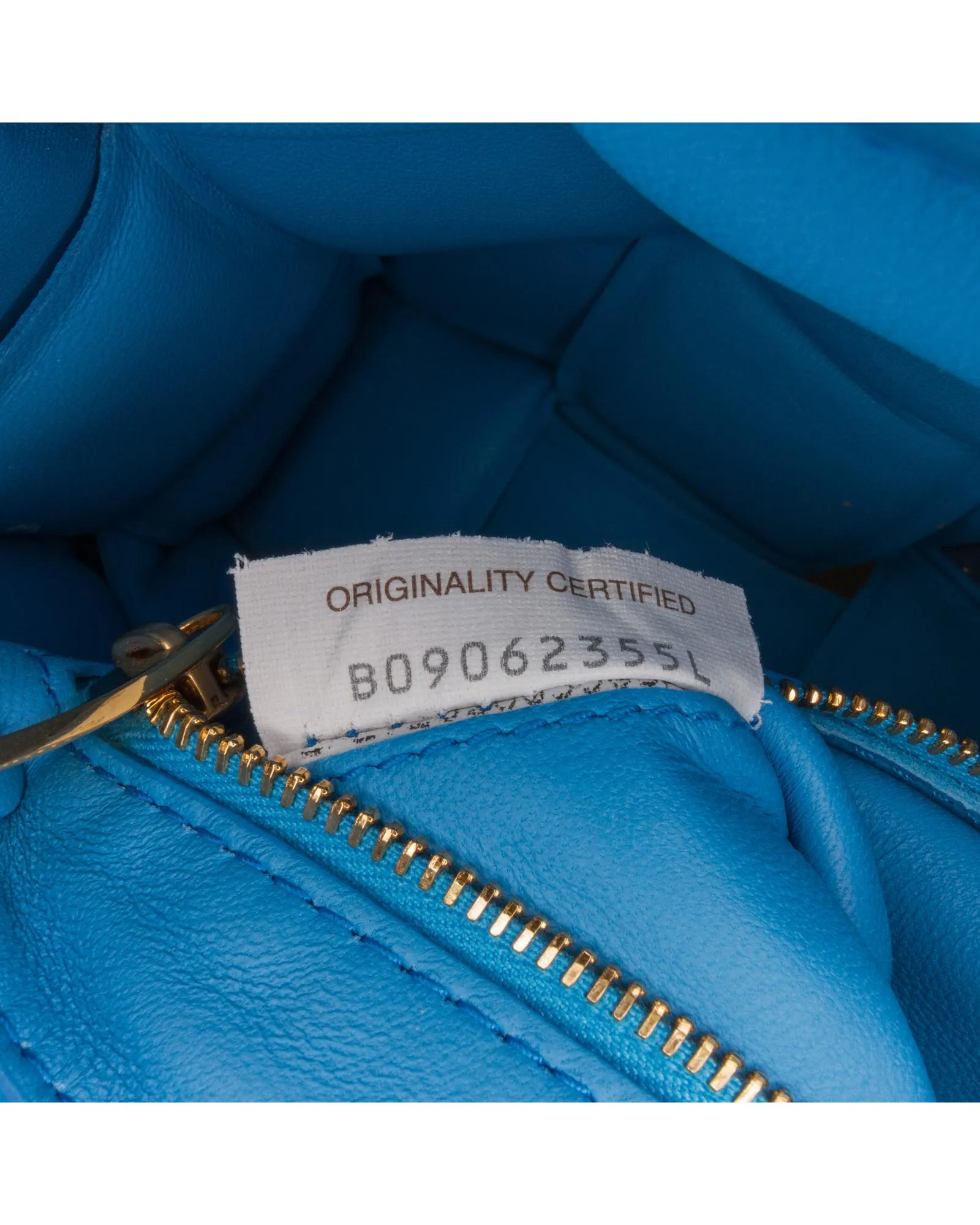 Woven Leather Chain Cassette Bag with Padded Design